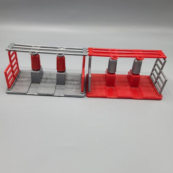 New Ray Toy Plastic Dairy Milking Stations With Cows Lot Of 6 Pieces - Picture 4 of 16